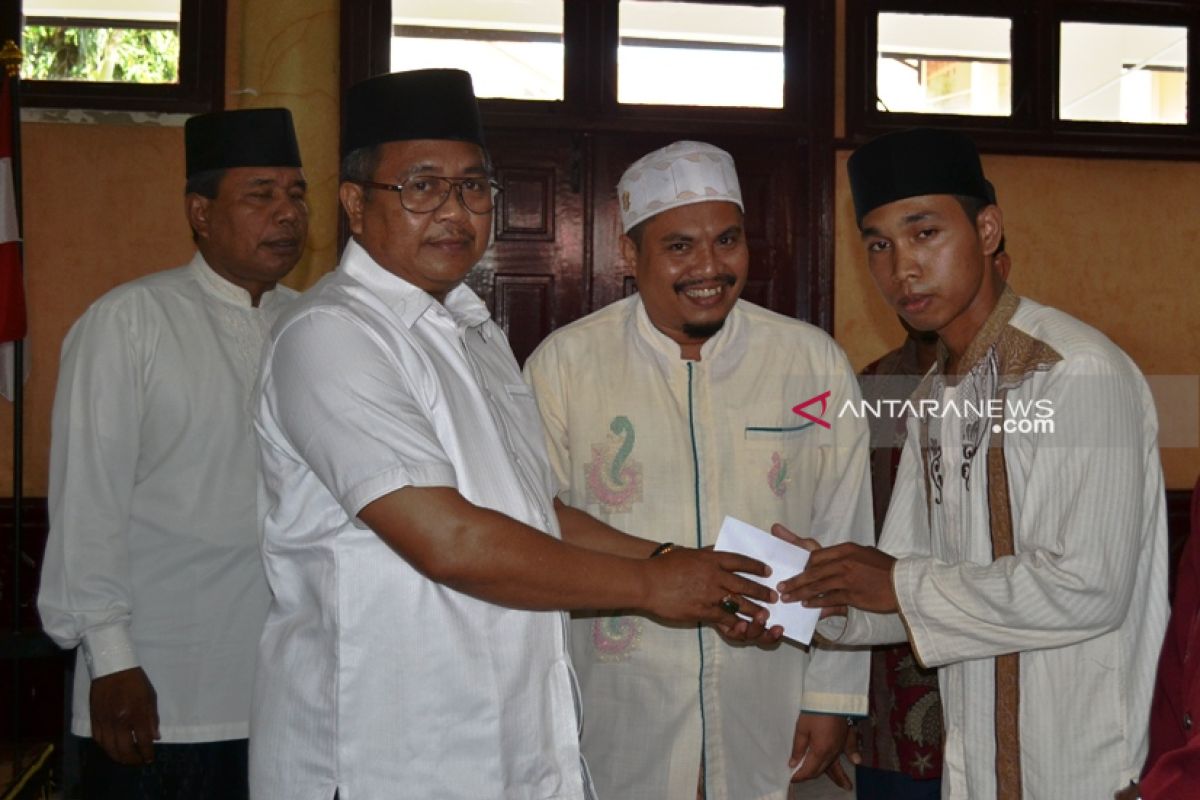 Aceh Barat tahun ini salurkan beasiswa Rp1 miliar untuk 1.000 santri