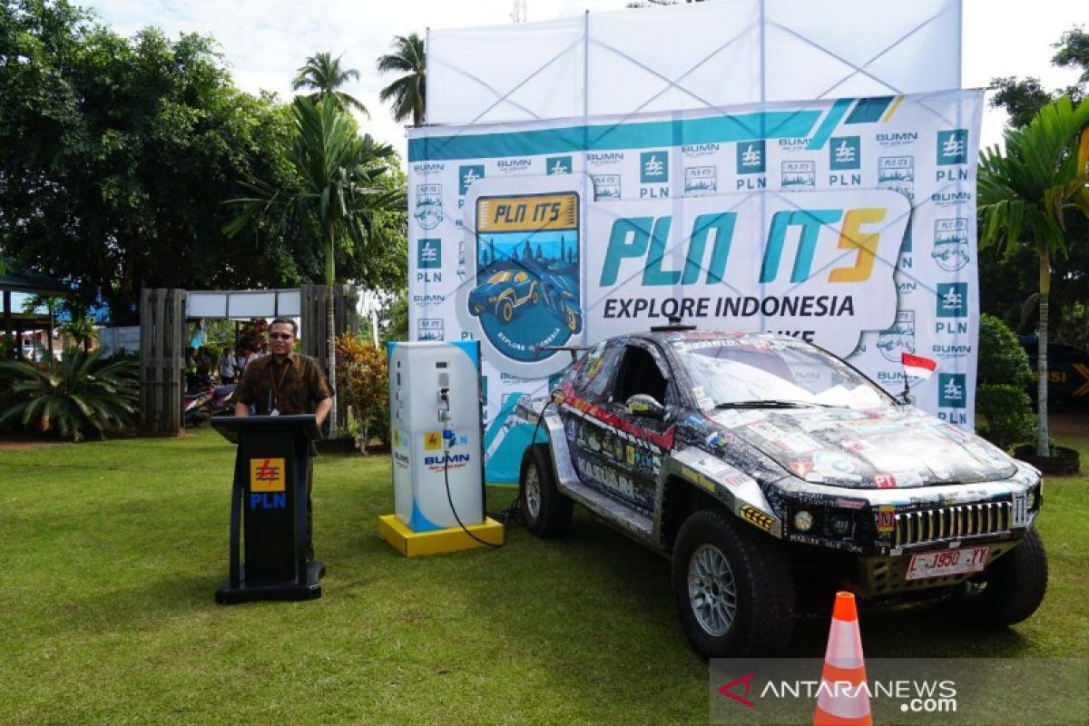 PLN kenalkan mobil listrik di Merauke