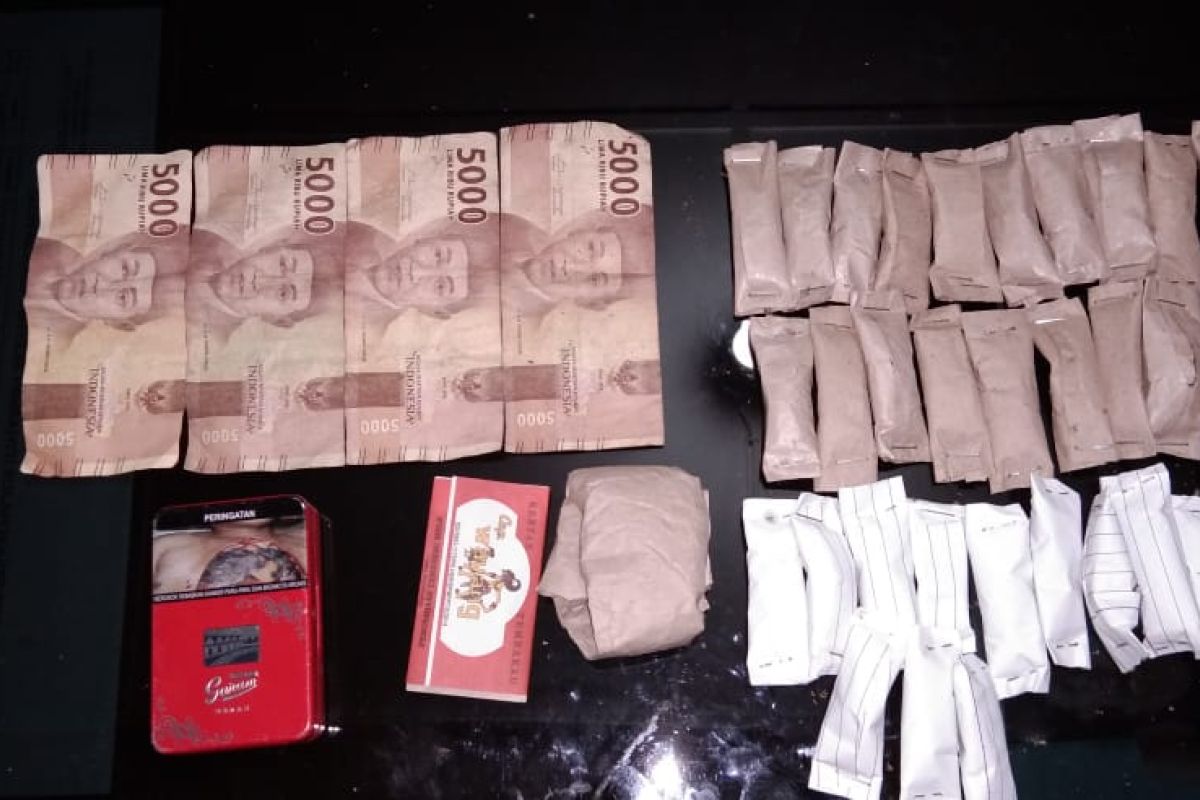 Polres Langkat amankan pemilik ganja