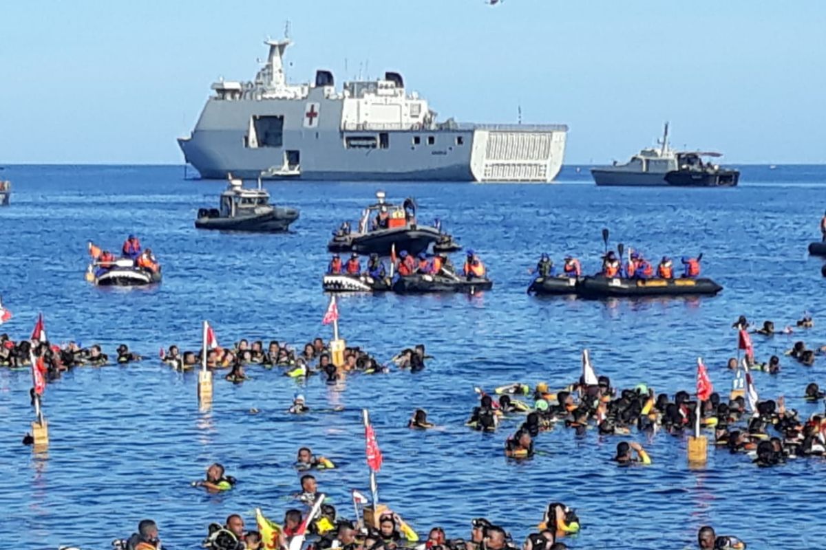 TNI AL kerahkan dua KRI dukung pemecahan rekor dunia selam di Manado