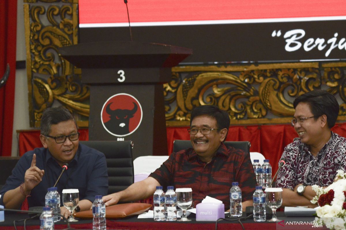 Kilas politik - Kongres PDIP hingga Pasha Ungu