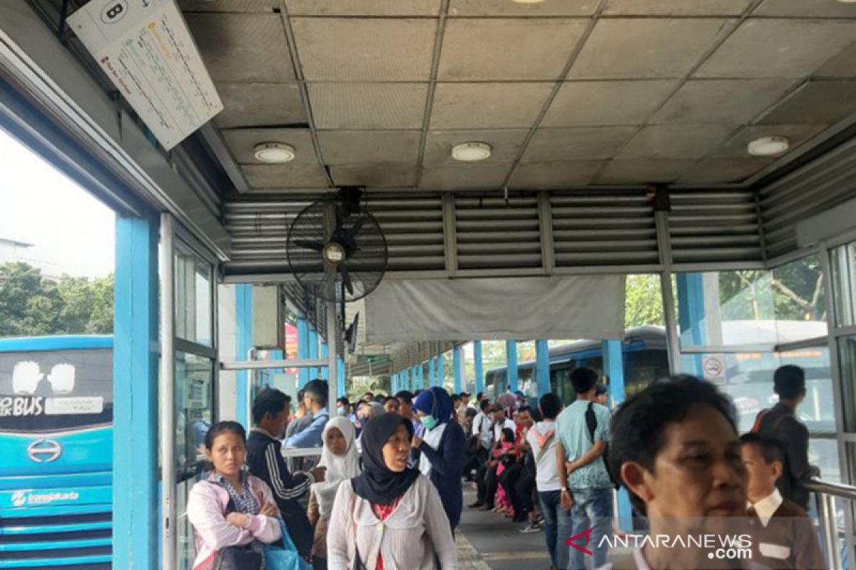 TransJakarta berlakukan tarif Rp0 imbas listrik padam