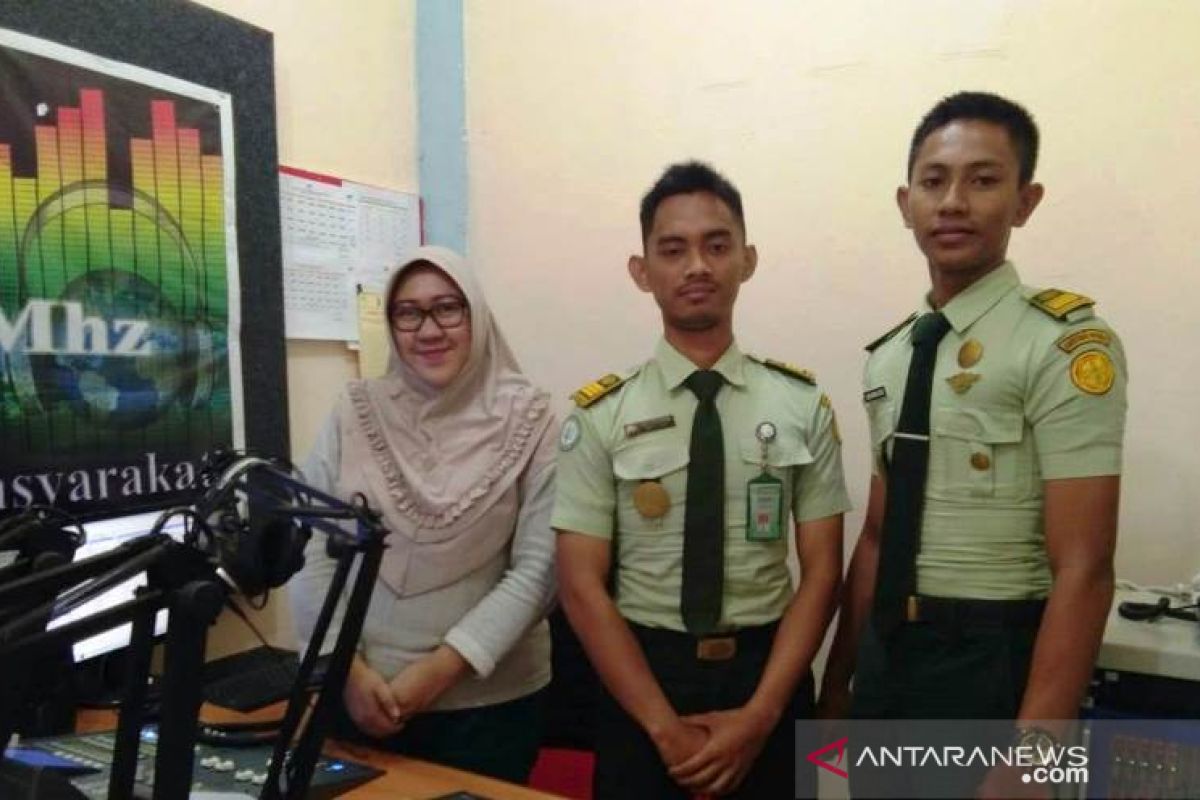 Di perbatasan Indonesia - Malaysia, Mahasiswa Polbangtan Medan mengudara lewat RRI