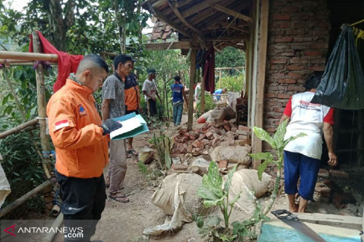 Warga terdampak gempa Banten kembali ke rumah