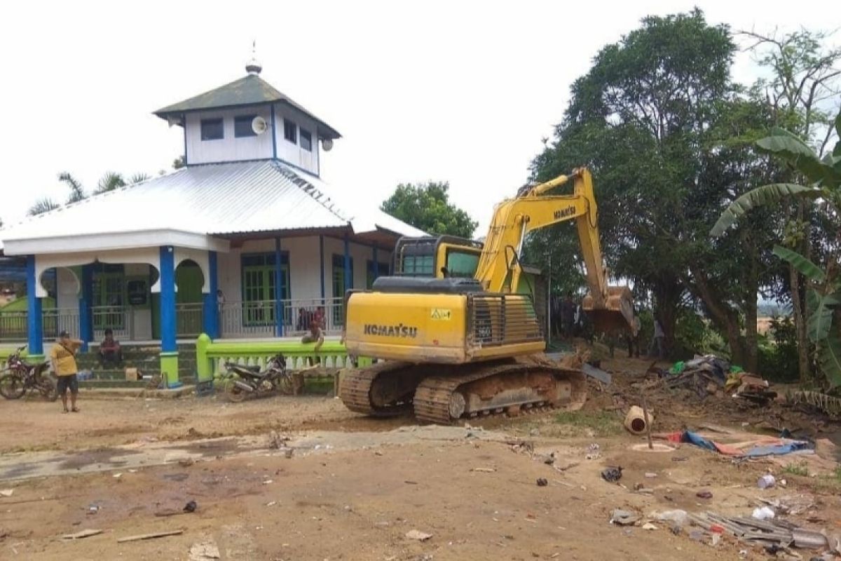 Warga hibahkan rumah demi perluas halaman masjid