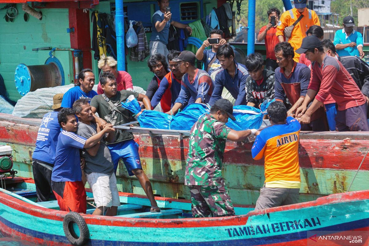 30 korban kapal terbakar belum ditemukan