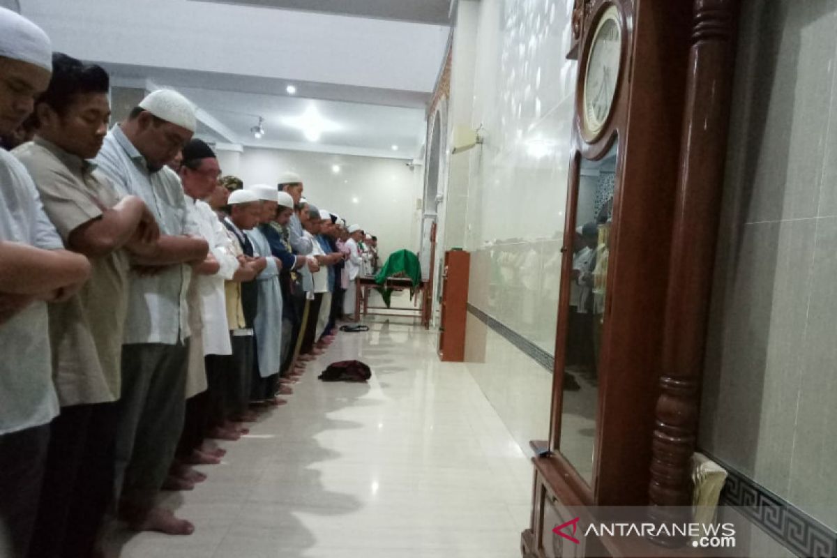 Pengasuh Ponpes Al Mukmin Ngruki Sukoharjo meninggal dunia