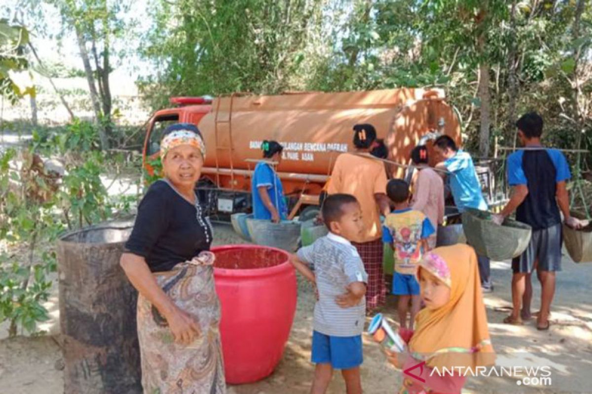 Pemkab Pamekasan distribusikan air bersih ke desa rawan kekeringan
