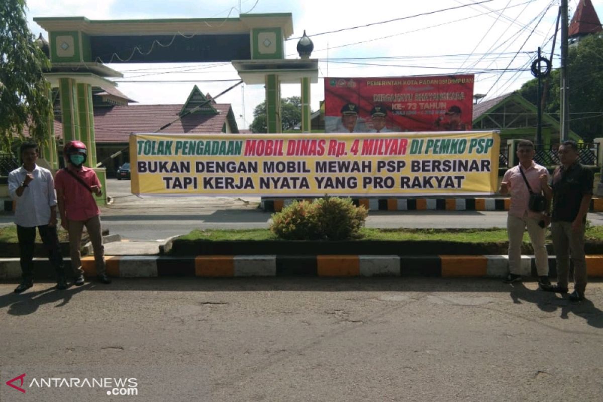 Pembahasan pengadaan mobil dinas kepala daerah Padangsidimpuan 
