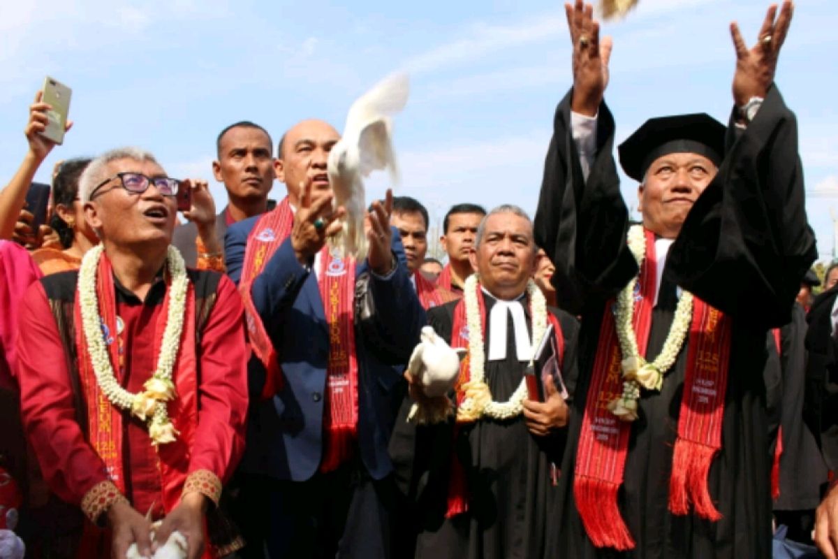 Bantu pembangunan Sopo Godang, TPL: Kado pesta jubileum 125 tahun HKBP Pangombusan