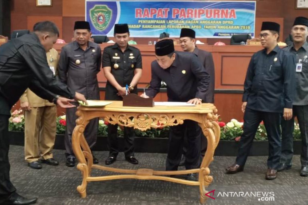 DPRD Penajam sahkan APBD-P Rp1,59 triliun