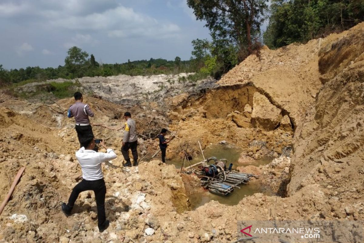 Dua korban kecelakaan tambang di Bangka Barat berhasil dievakuasi