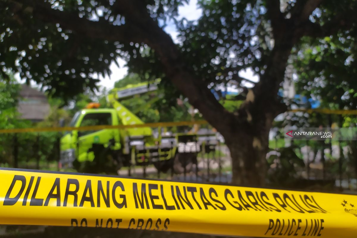 Dikenal sosok yang ramah, FS ditemukan tewas tergantung di pohon mangga