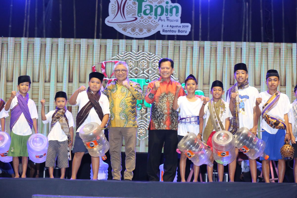 Gubernur Kalsel apresiasi Tapin Art Festival 2019