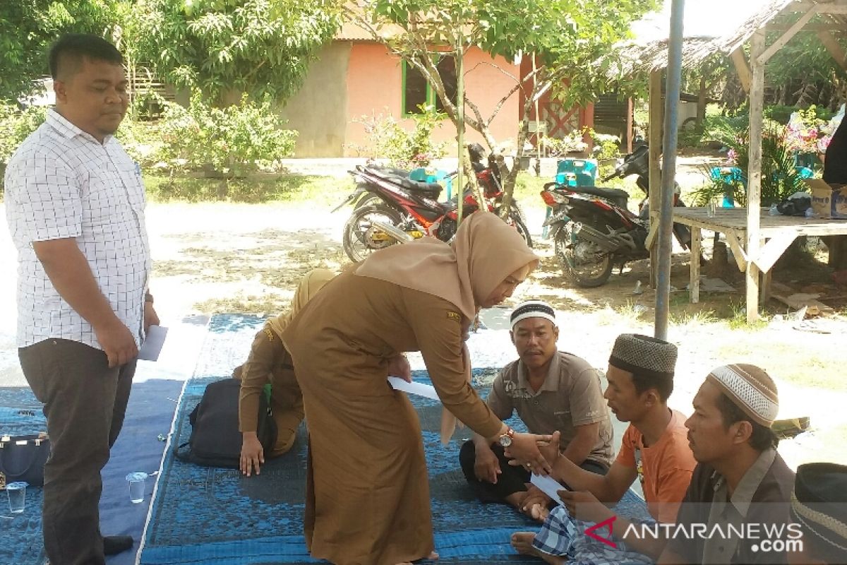 Kadis PPPA dan KPAD Labura sambangi keluarga anak meninggal tertimbun