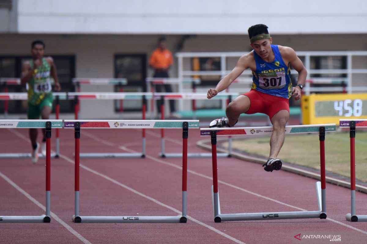 Holomoan nyaman lari gawang 400 meter