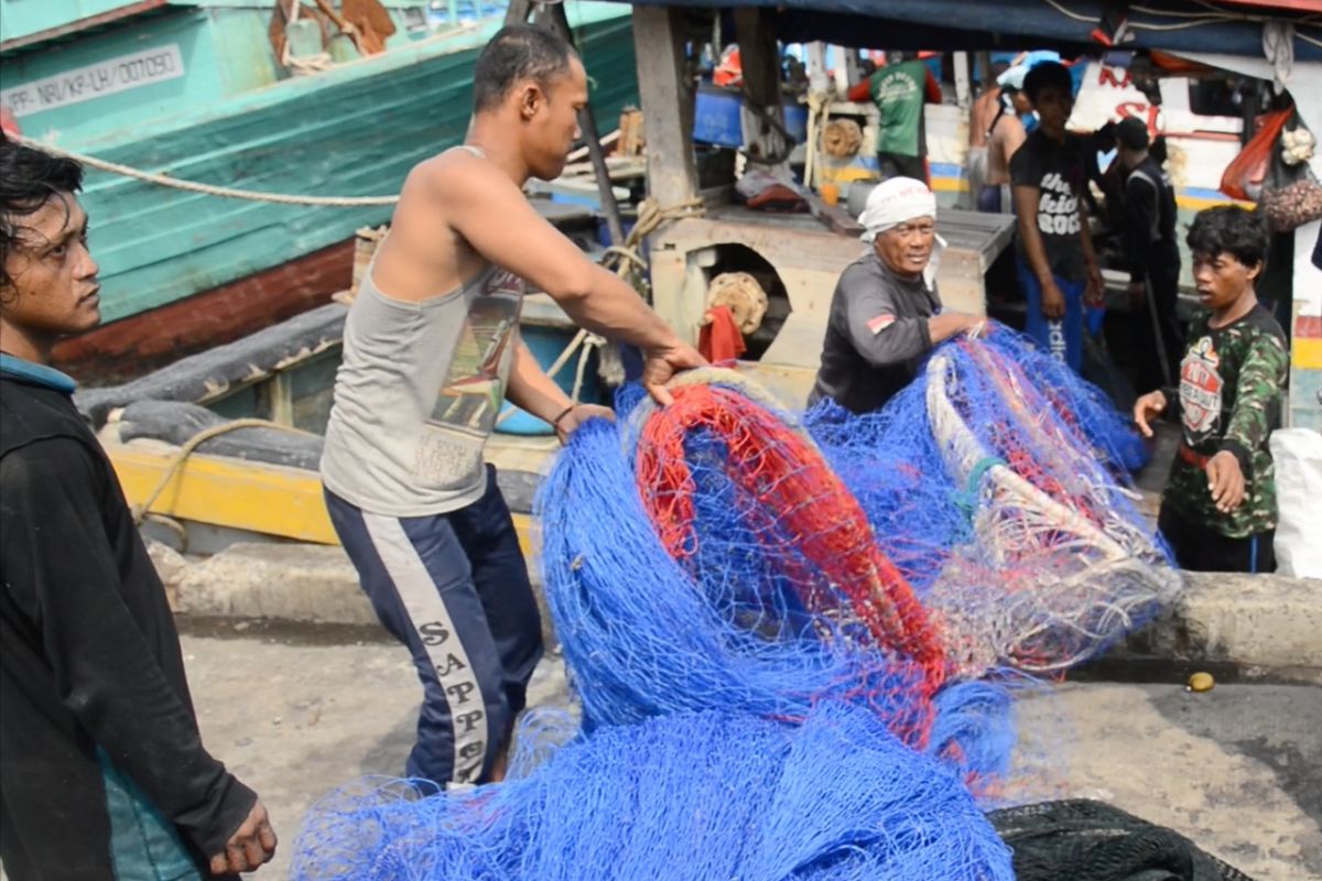 Tidak semua saksi terima bantuan alat nelayan