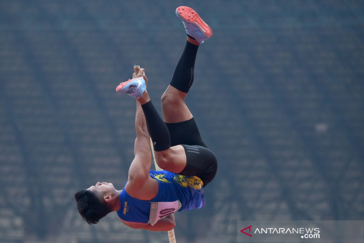 Idan Fauzan raih emas  di lompat galah