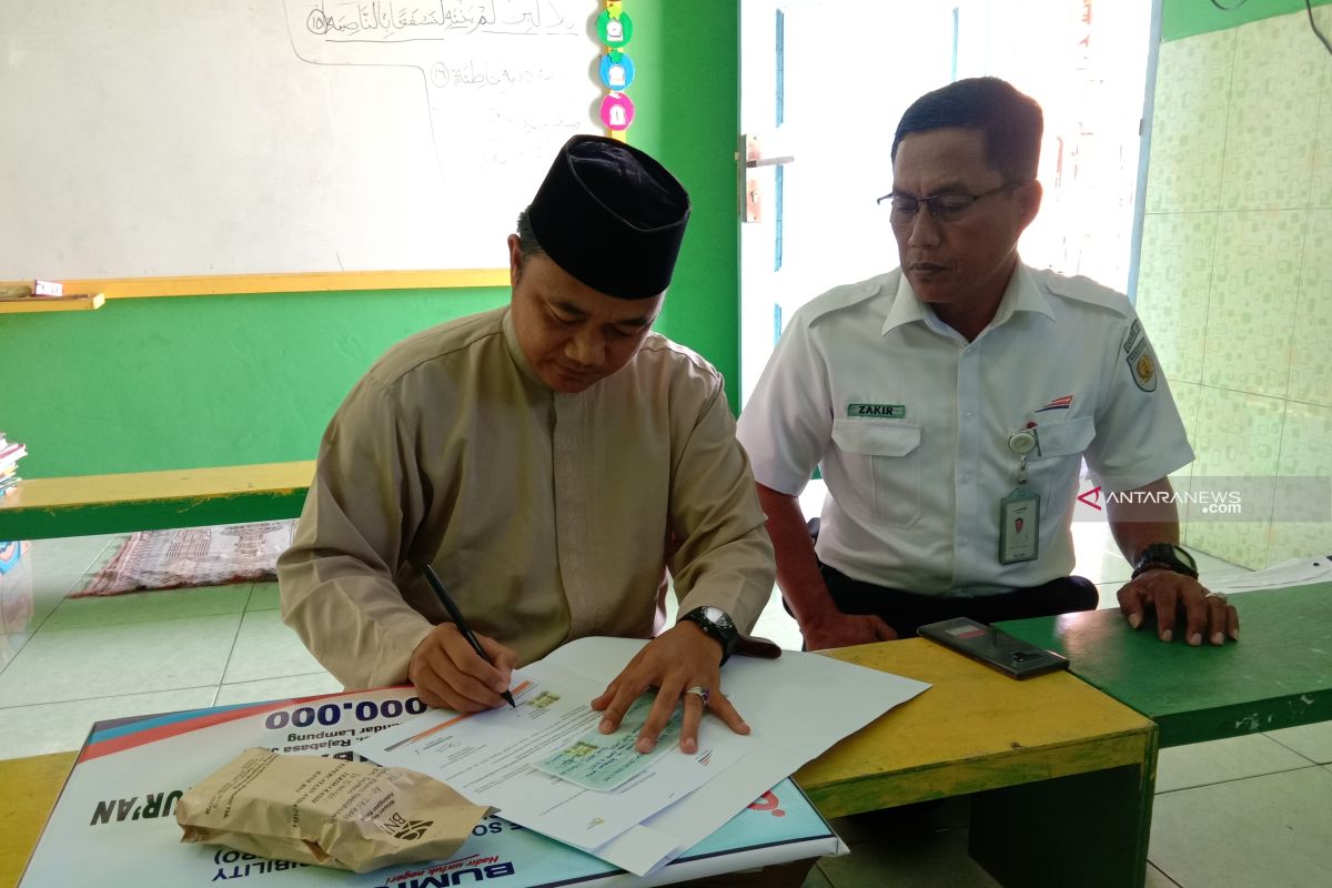 PT KAI salurkan bantuan CSR untuk warga Natar Lampung