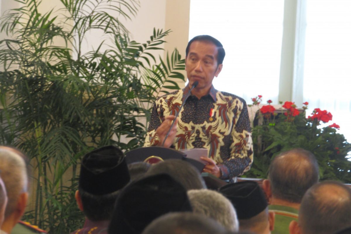 Atasi karhutla, Jokowi: jangan biarkan api membesar baru kita bergerak