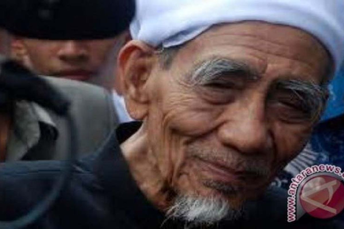 Wagub Jateng minta santri teladani Mbah Moen dalam tangkal gerakan radikal