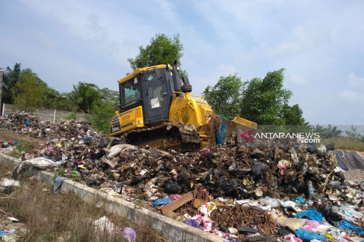 Sebagian besar sampah di Mukomuko belum terangkut ke TPA