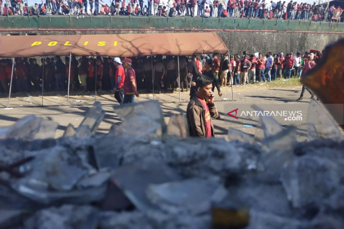 Suporter PSM padati Stadion Andi Mattalatta Makassar