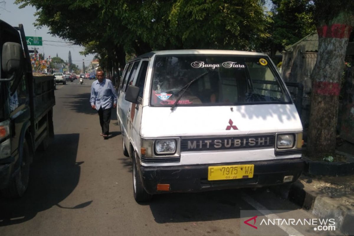 Sopir angkutan terkena imbas kasus pembununan mahasiswi IPB