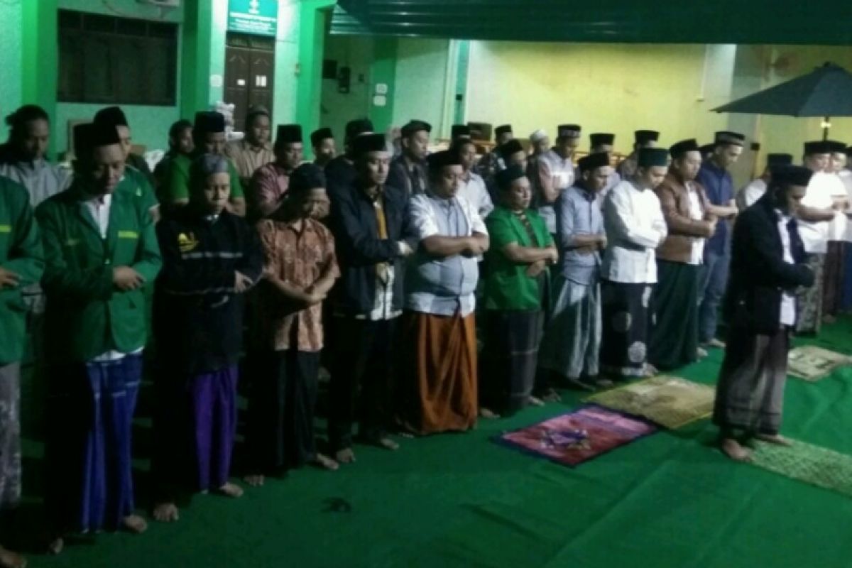 PWNU-Ansor Jateng gelar shalat gaib untuk KH Maimoen Zubair