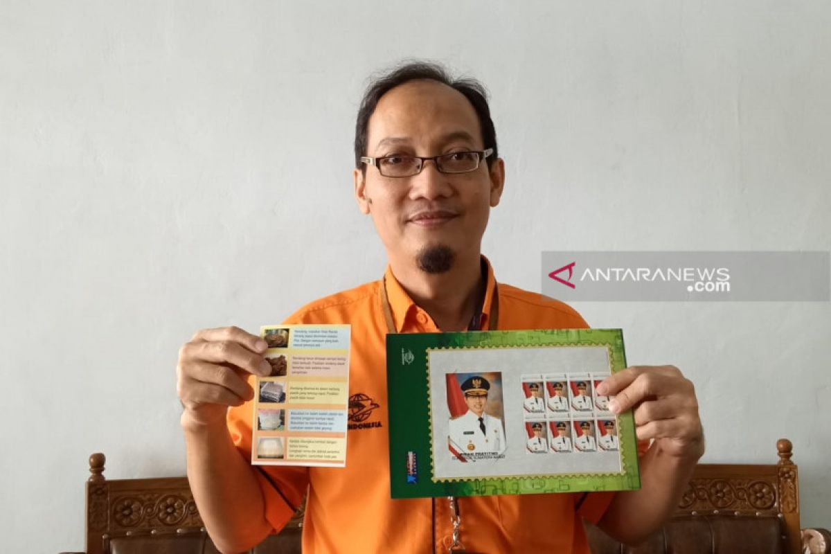 Ada prangko yang dapat memuat foto pribadi di Kantor Pos Padang