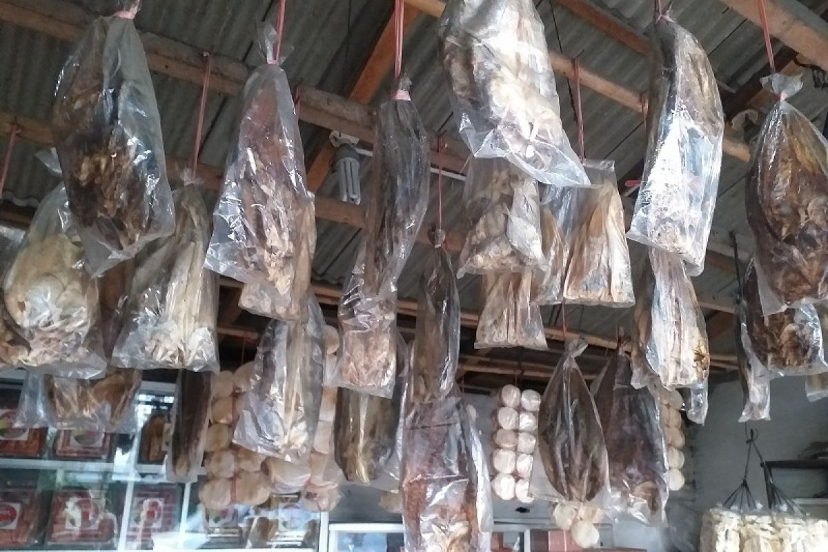 Meski stok sedikit namun harga ikan asin di Lampung Timur stabil