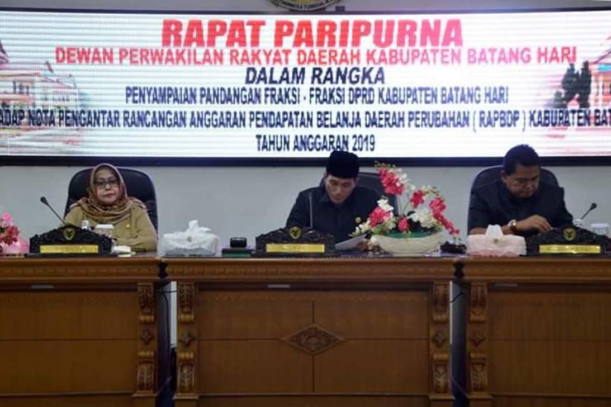 Dewan Batanghari sampaikan pemandangan umum nota pengantar RAPBD-P 2019