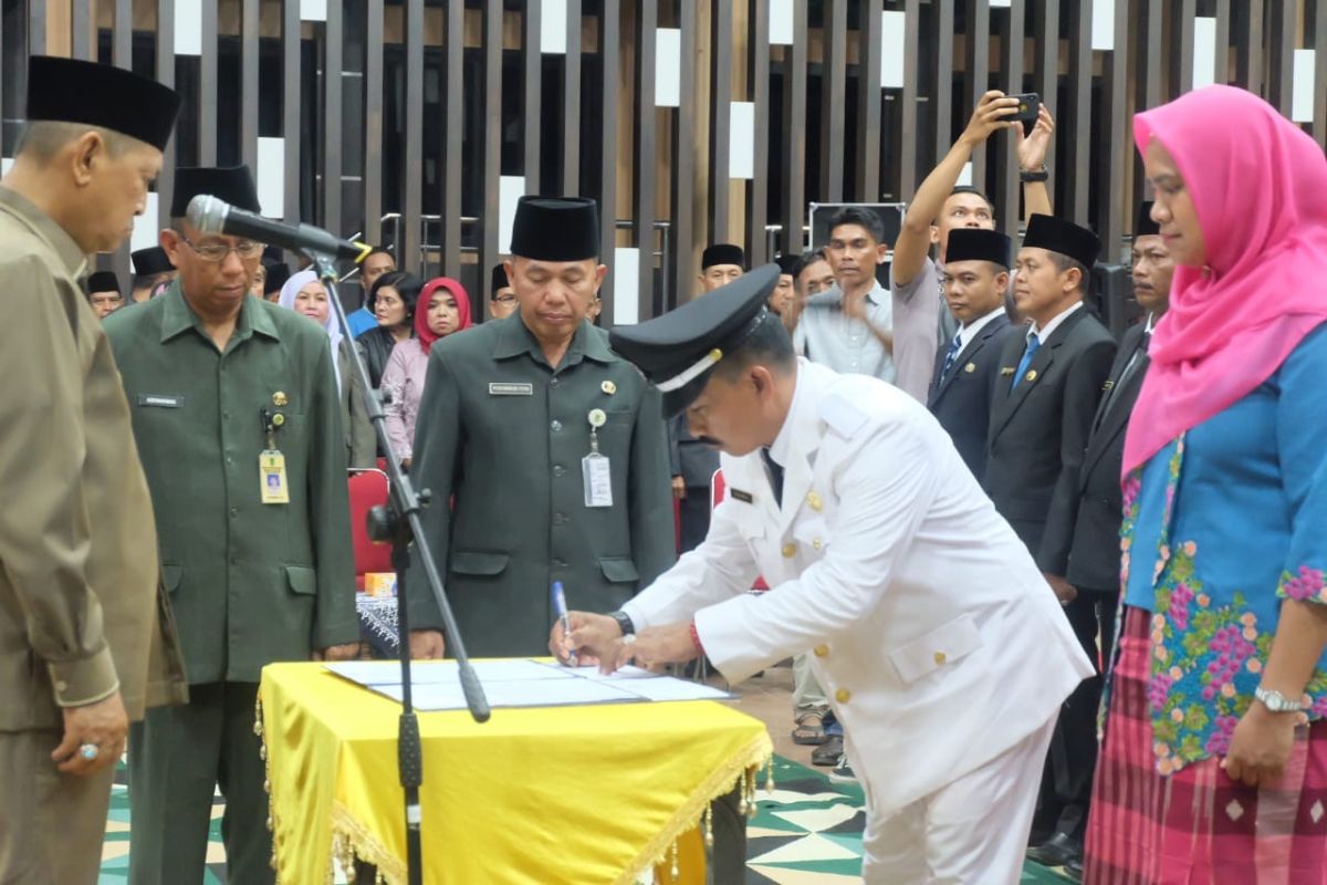 83 pejabat eselon IV dilantik, Wabup Inhil: aparatur harus melayani masyarakat