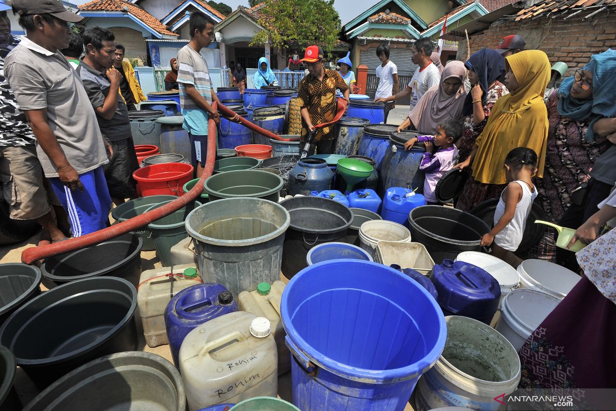 BPBD Lebak pasok air bersih pada 10 desa kekeringan