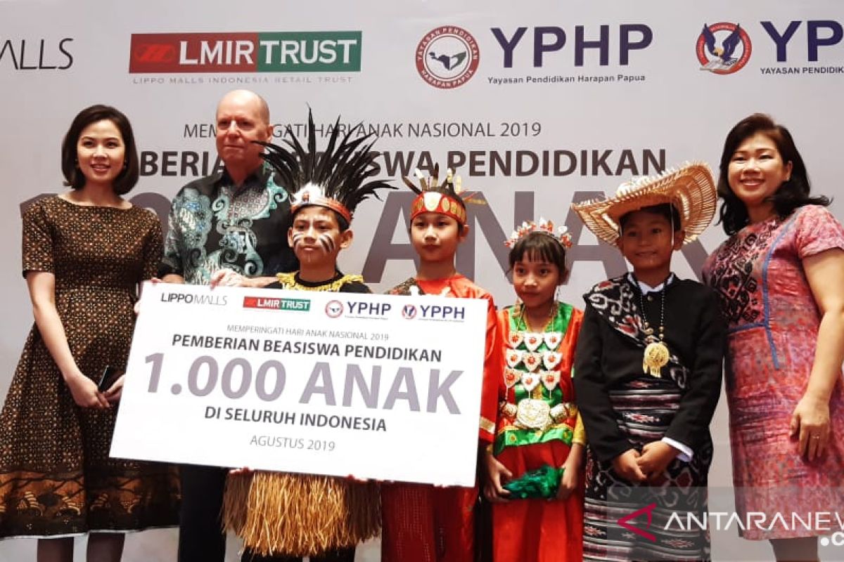 Lippo Malls serahkan bantuan beasiswa bagi 1.000 anak Indonesia