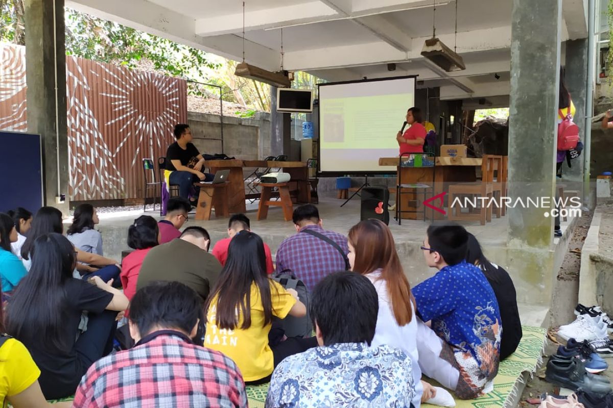 Puluhan mahasiswa UK Petra belajar bisnis startup ke Yogyakarta