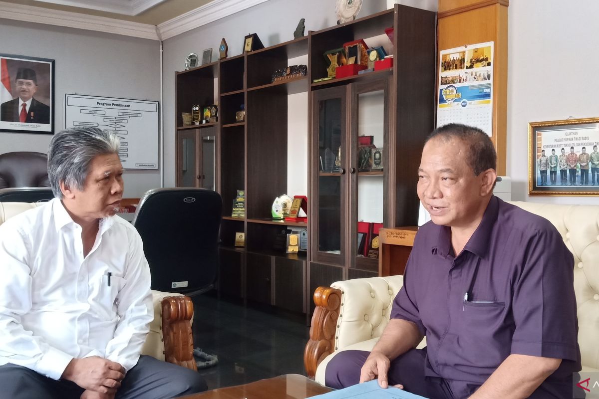 Puar datangi LLDIKTI terkait Ijazah sarjana Ketua DPRD  Banjar