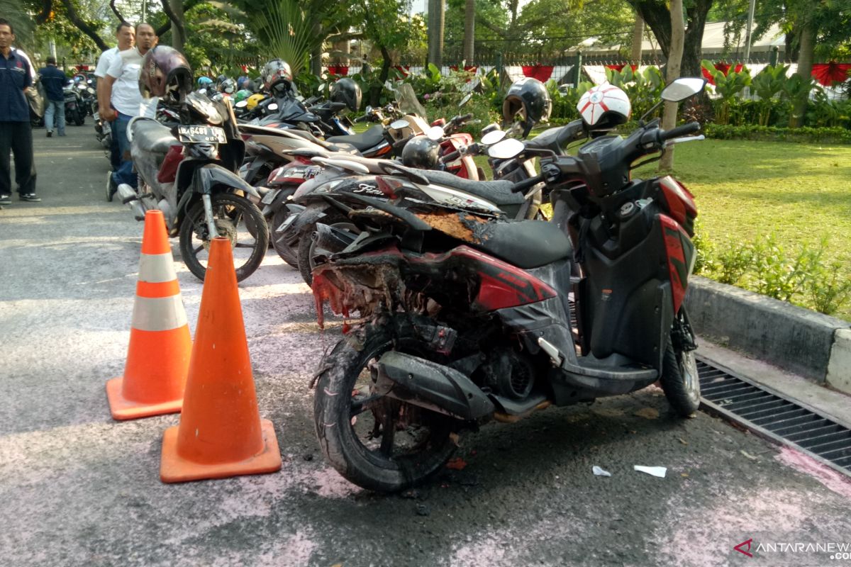 Sepeda motor meledak di Kementerian Luar Negeri