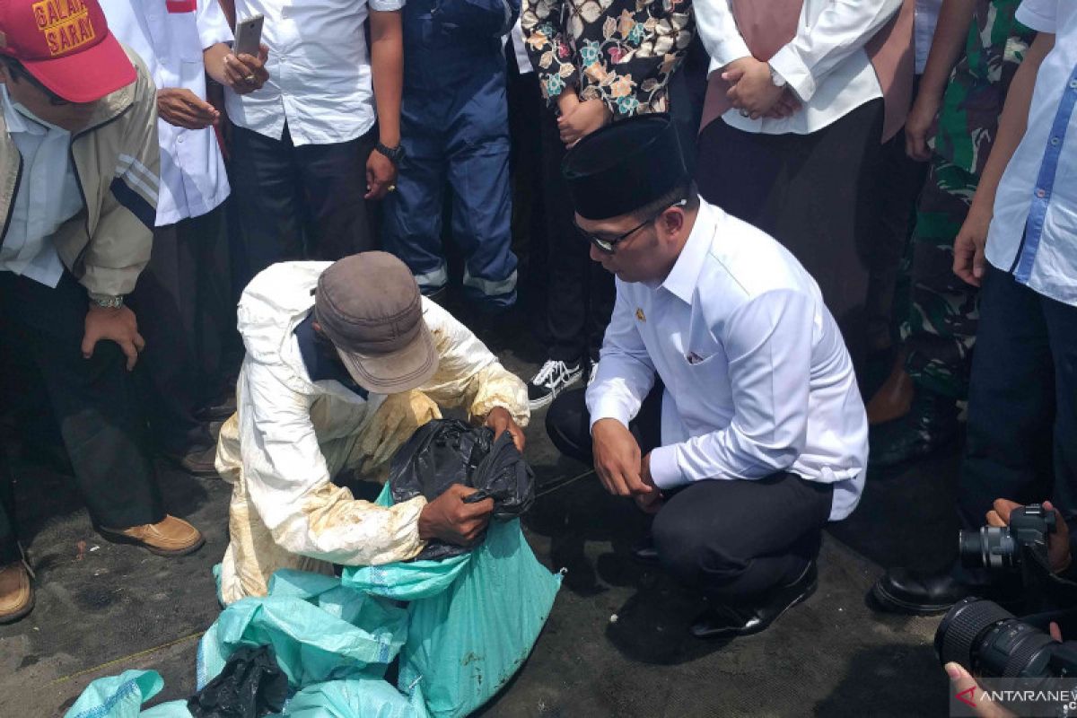 Ridwan Kamil imbau nelayan tak jual ikan tercemar minyak Pertamina