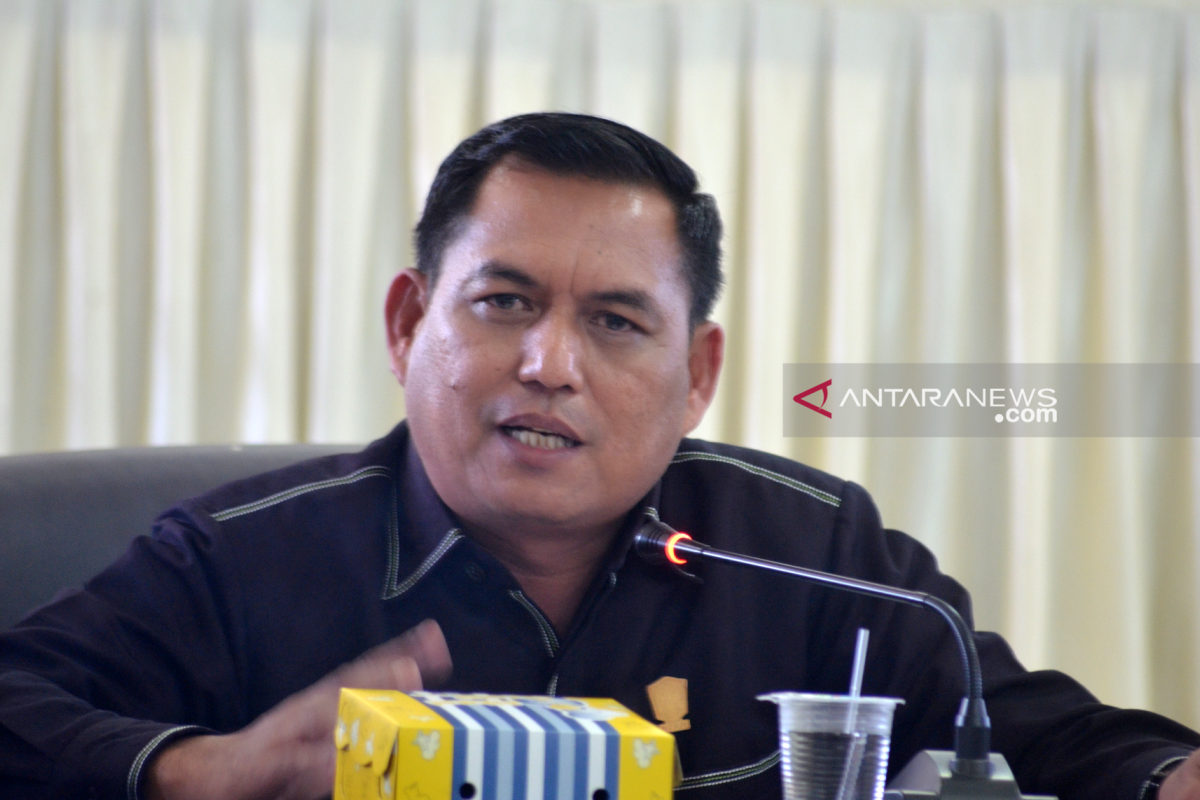 Legislator Gorut minta Pemkab dorong pelaku usaha sadar pajak