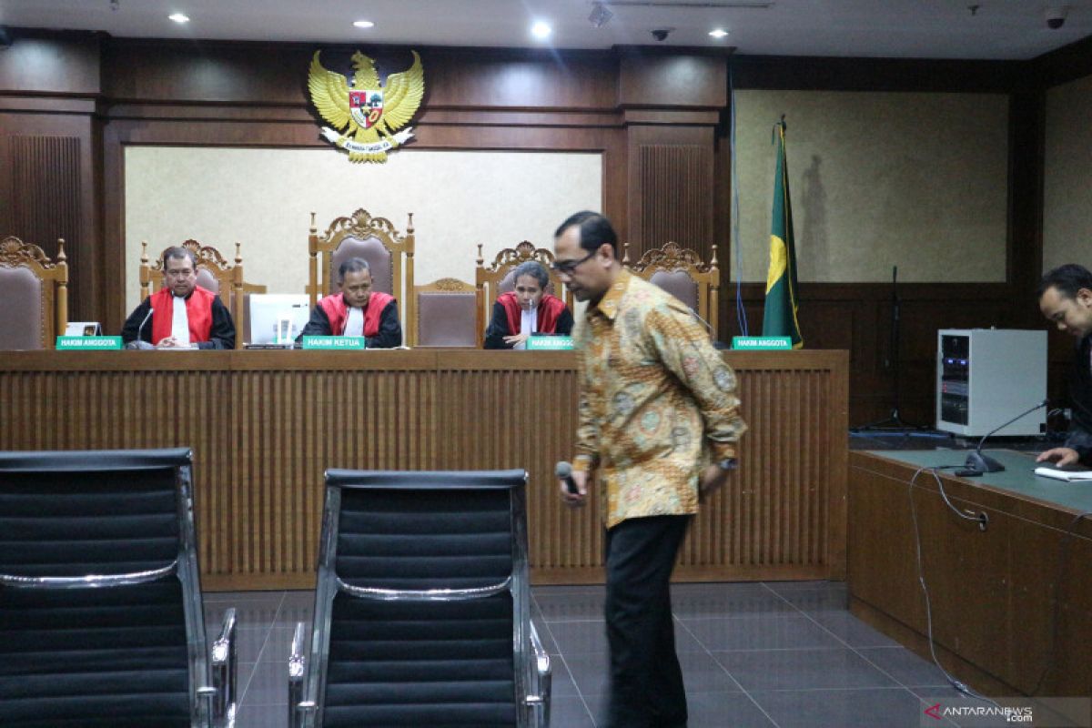 Kakanwil Kemenag Jatim Haris Hasanudin divonis dua tahun penjara