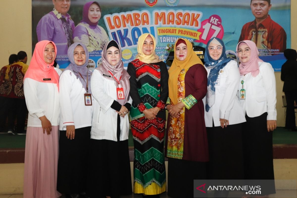 PKK Mentaos juara I lomba masak serba ikan