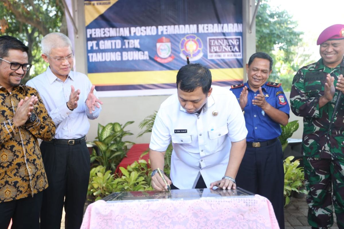 Penjabat Wali Kota Makassar resmikan dua kantor pelayanan publik