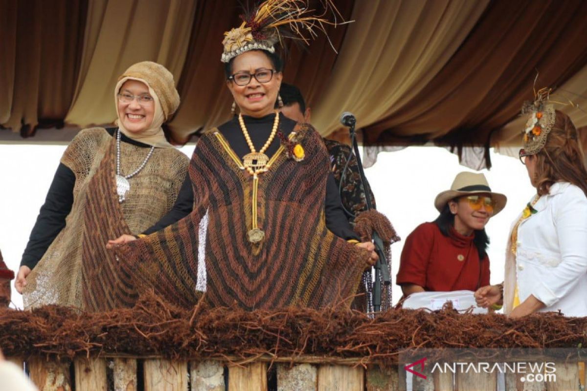 Menteri PPPA: Perempuan harus menjaga warisan budaya Indonesia