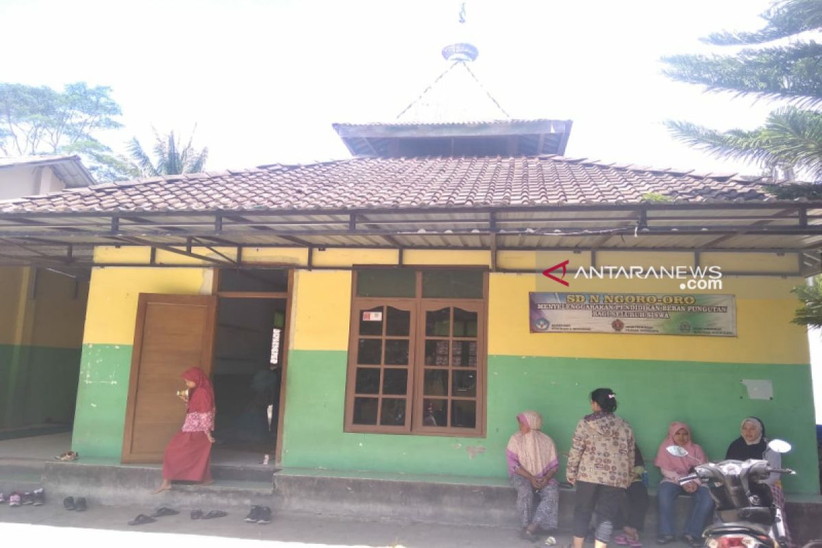Desa Ngoro-oro Gunung Kidul mendeklarasikan dua jam tanpa elektronik