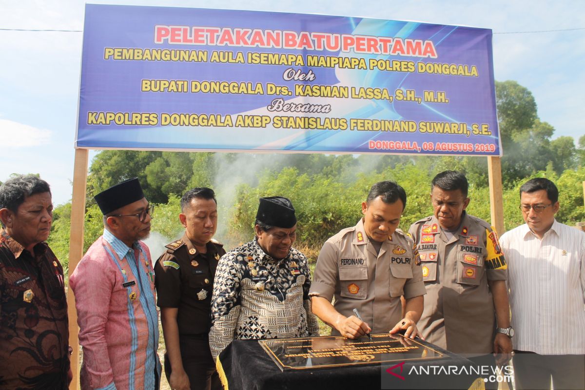 Sebelum sertijab, Kapolres Donggala bangun aula Isemapa Maipiapa