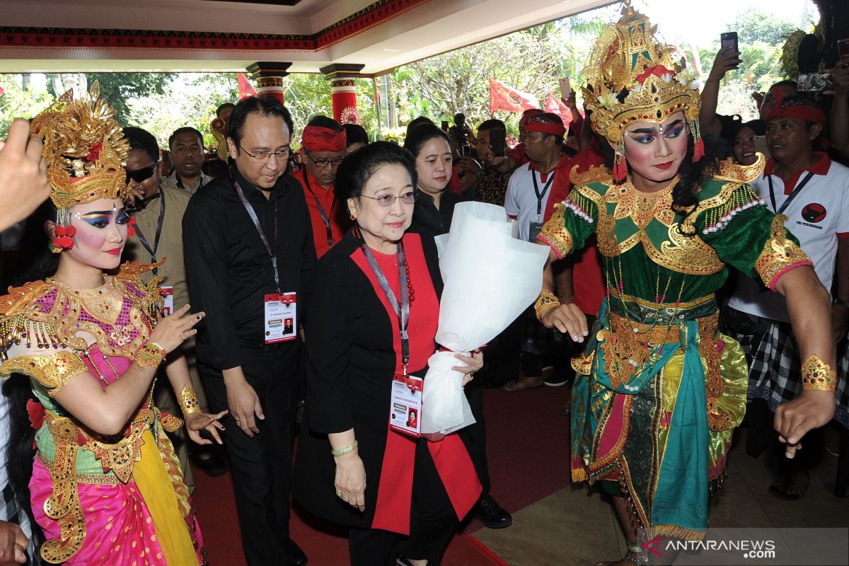 Megawati ajak Prabowo Subianto "bertempur" kembali 2024