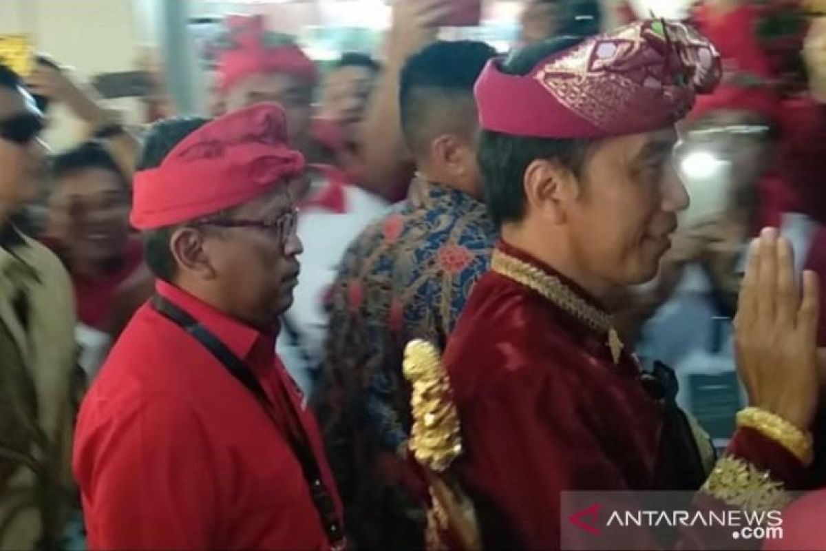 Presiden Jokowi dan Megawati disambut 500 penari pendet