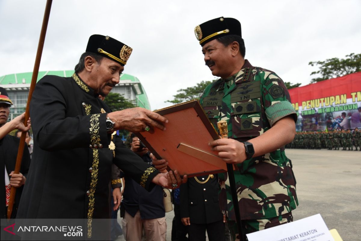 Panglima TNI  dapat gelar Pangeran Wira Ambara dari Kesultanan Kutai