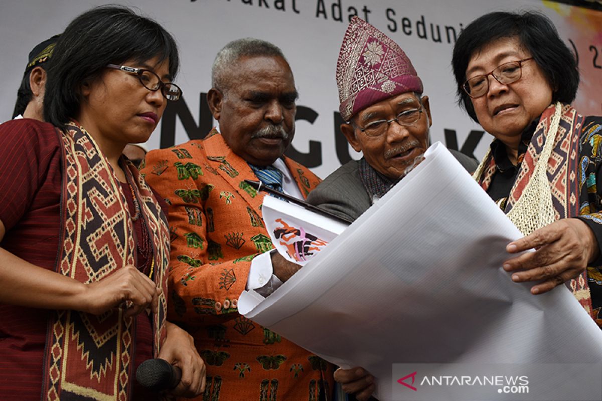 Peringati Hari Masyarakat Adat Sedunia, Sekjen AMAN doakan tim medis